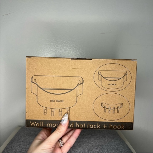 Wall Mount & Hook For Hats🆕 - Picture 3 of 4